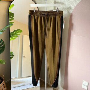 🏃‍♀️💫 Sports Illustrated Women’s Jogger Pants NWT Size M